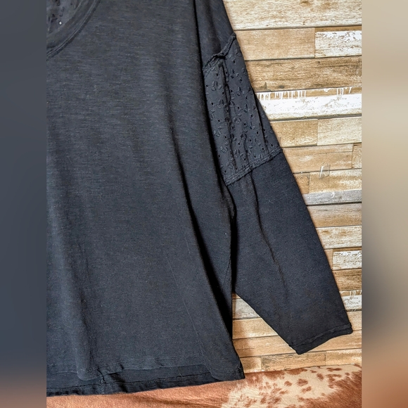 Terra & Sky Black W/Eyelet On Back & Sleeve Top - Picture 6 of 15